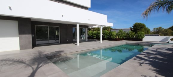 Villa de 5 dormitorios en Teulada, Spain No. 15047 2