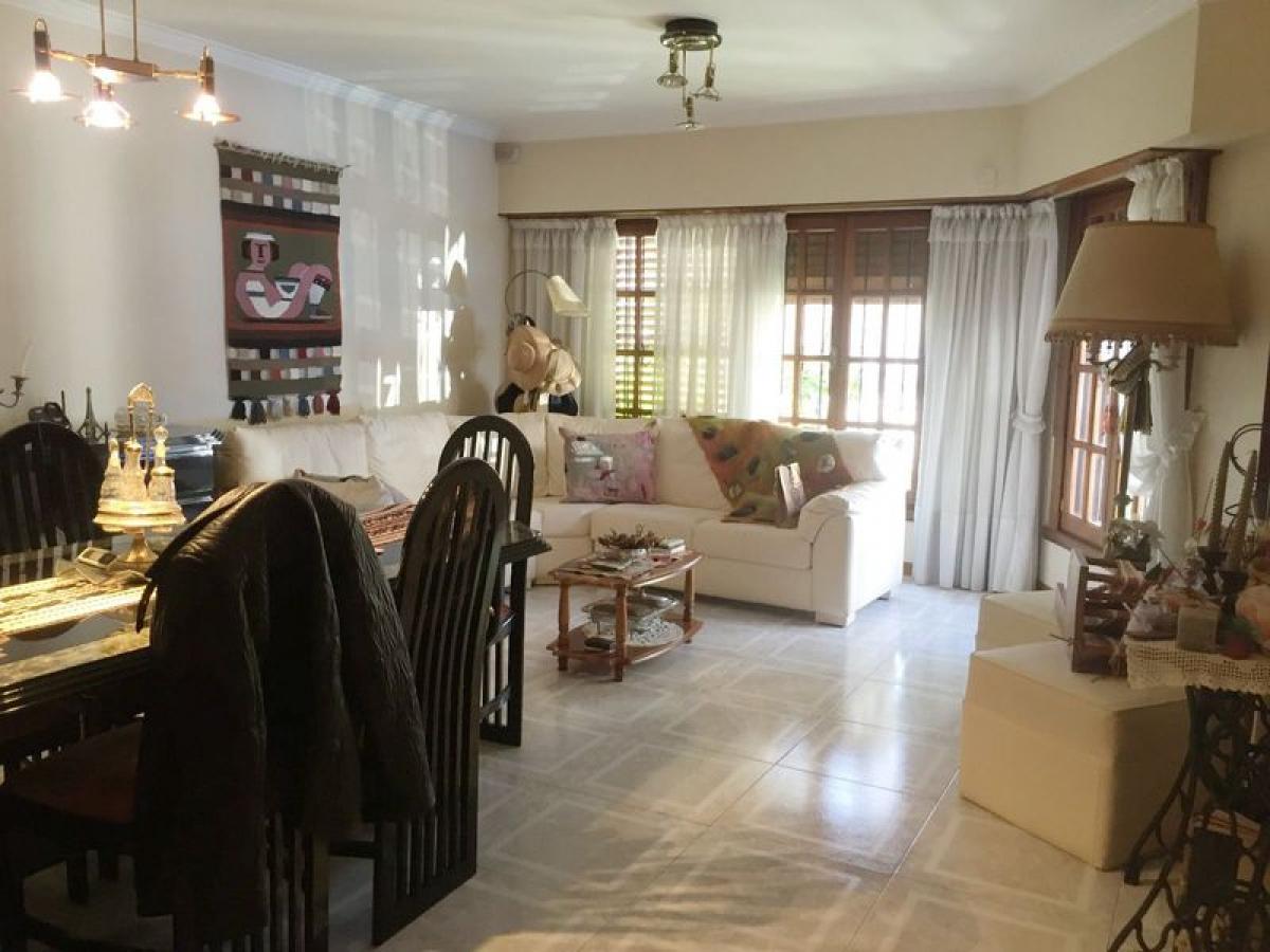 3 bedrooms House in Mar del Plata, Argentina No. 81993