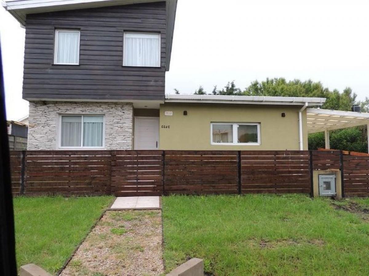 Casa de 2 dormitorios en Mar del Plata, Argentina No. 70273