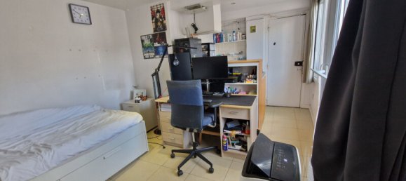 1 bedroom Apartment in Paris, France No. 281673 2