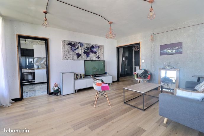 4 bedrooms Apartment in Angers, France No. 281078