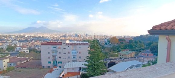 3 bedrooms Apartment in Naples, Italy No. 91677 6