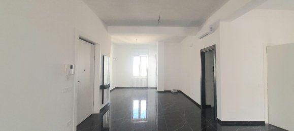 5 chambres Appartement à Lecce, Italy No. 353093 2