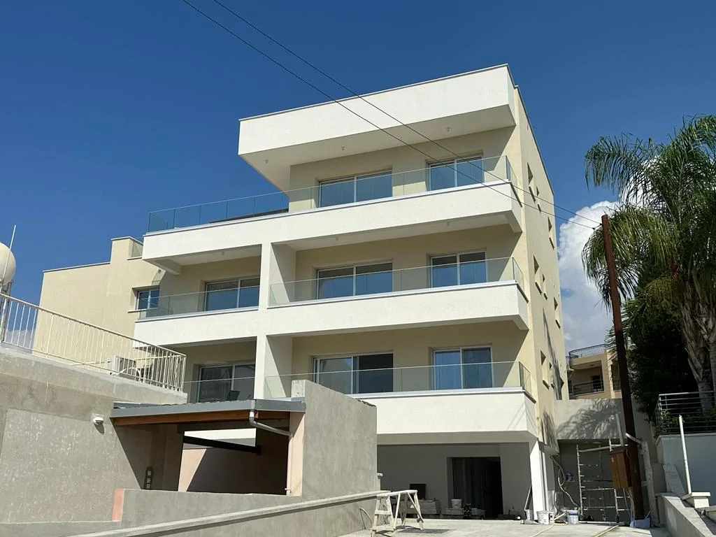 Apartamento T2 em Agios Athanasios, Cyprus N.º 3728