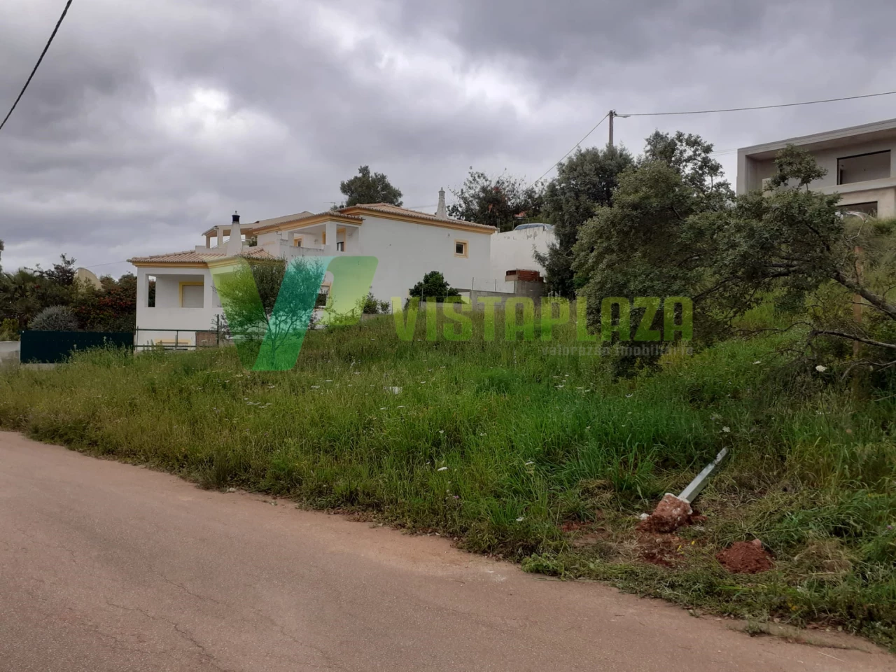 572m² Land in Mexilhoeira Grande, Portugal No. 75324