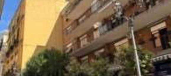 6 rooms Apartment in Portici, Italy No. 12527 3
