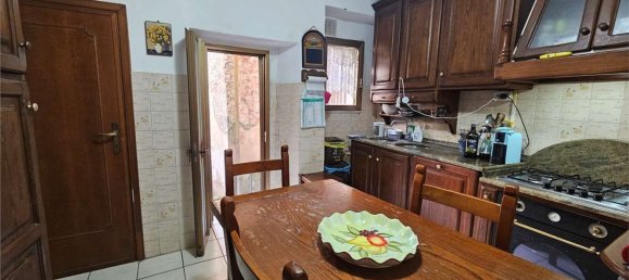 Apartamento de 5 divisões em Pescia, Italy N.º 38387 11