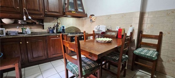 Apartamento de 5 divisões em Pescia, Italy N.º 38387 3