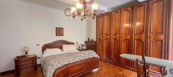 Apartamento de 5 divisões em Pescia, Italy N.º 38387 15