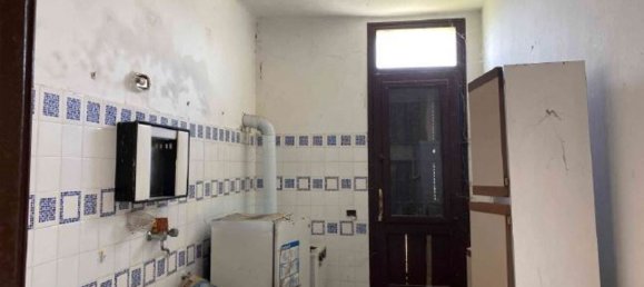 7-salle Appartement à Ferrara, Italy No. 19580 11