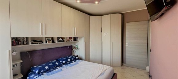 2 bedrooms Apartment in Novara, Italy No. 47127 8