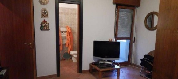 4 rooms Apartment in Catanzaro, Italy No. 106858 14