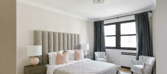 4 bedrooms Apartment in Paris, France No. 172264 7