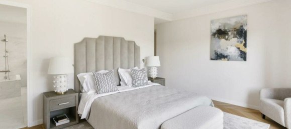 4 bedrooms Apartment in Paris, France No. 172264 10