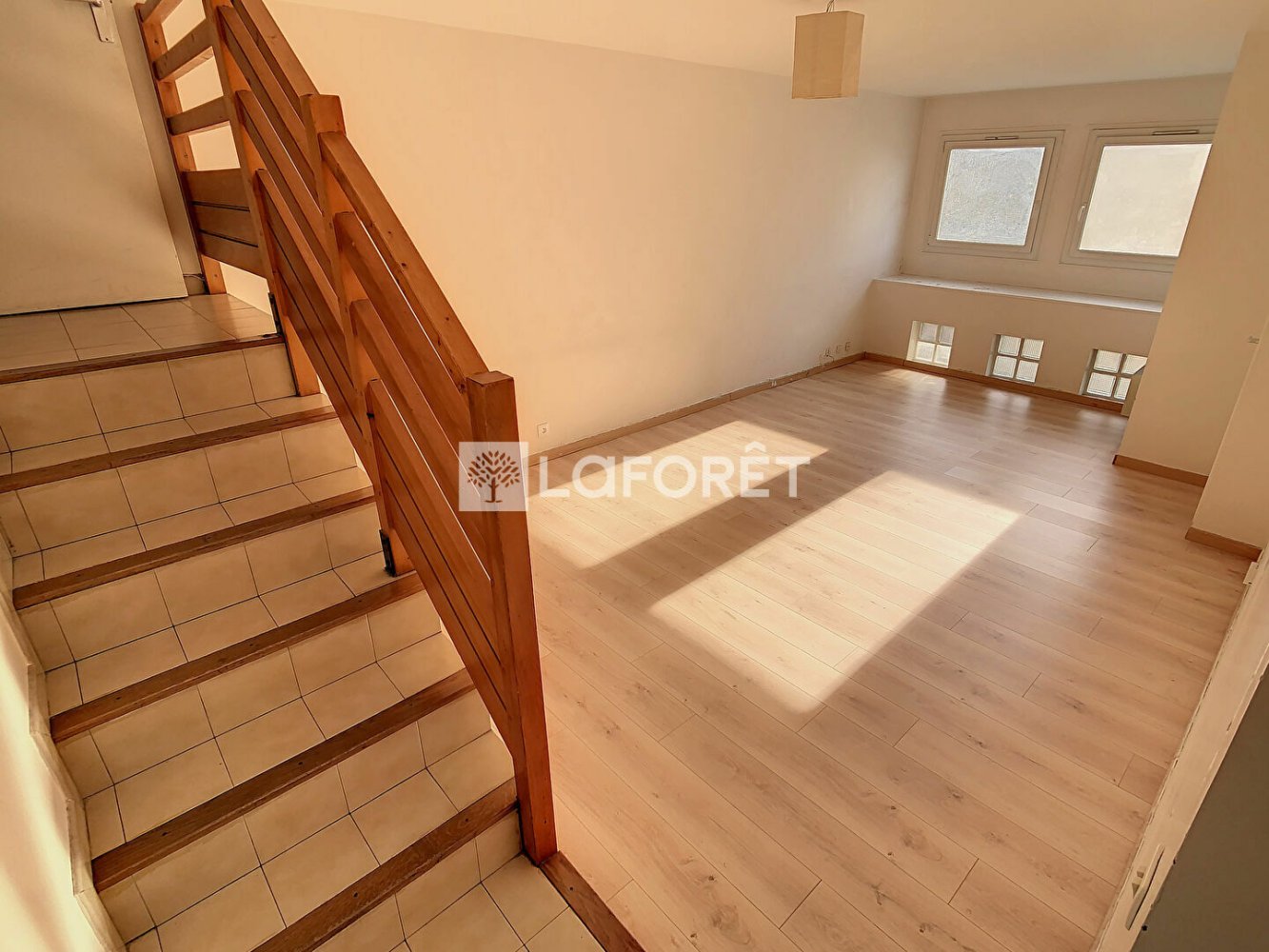 3 bedrooms Duplex in Villejuif, France No. 187227