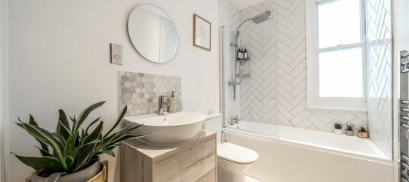 2 bedrooms House in London, United Kingdom No. 12923 9