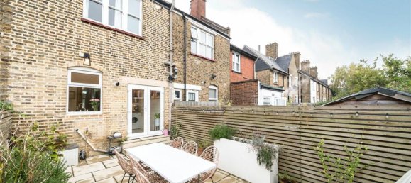 2 bedrooms House in London, United Kingdom No. 12923 12