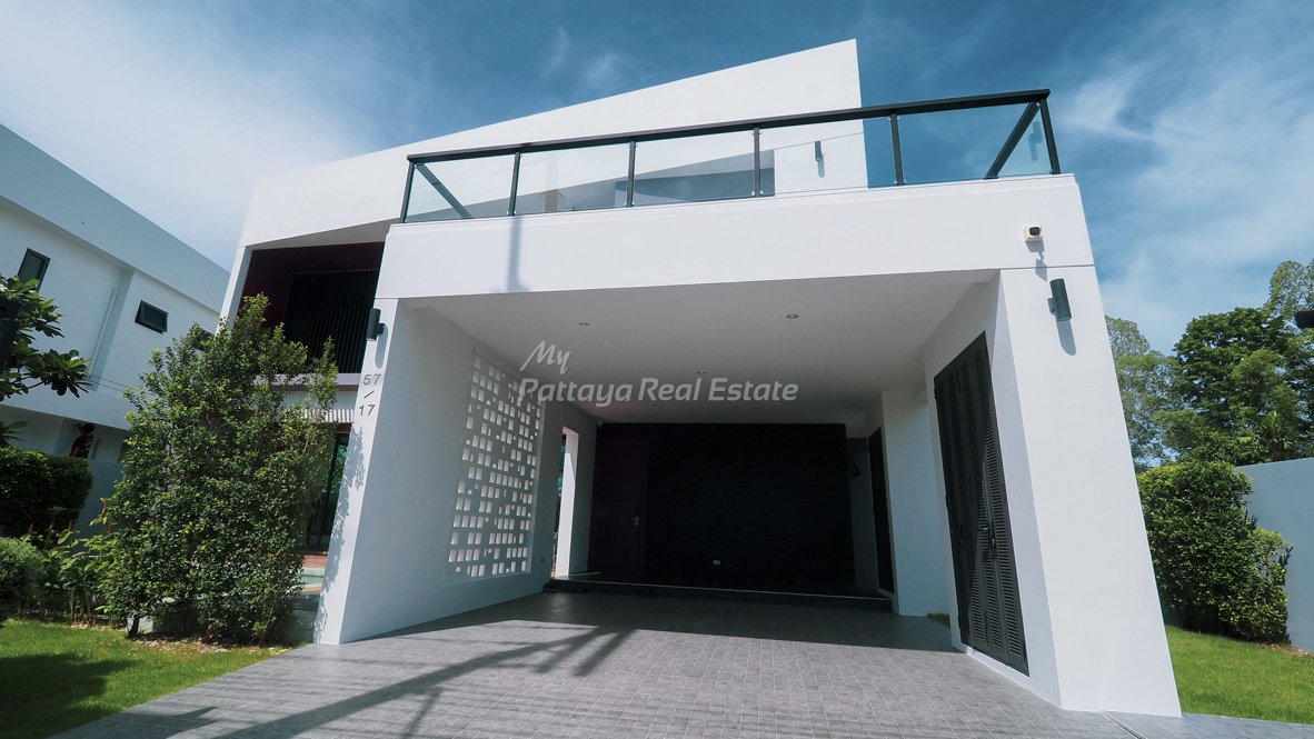 Café/restaurante de 3 dormitorios en Pattaya, Thailand No. 8005