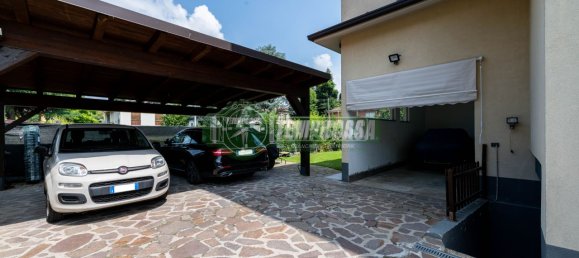 6غرفة فيلا في Carnate, Italy رقم 157133 3