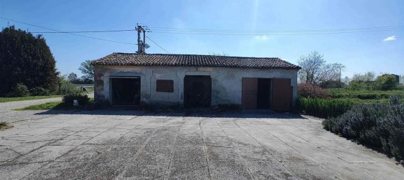 16 bedrooms House in Pegognaga, Italy No. 362212 3