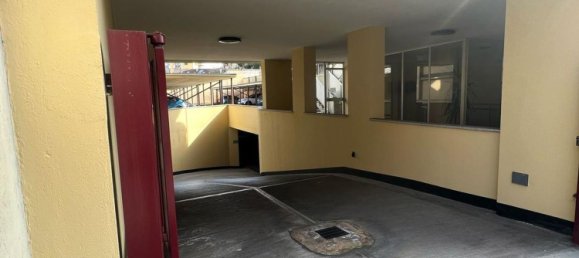 35m² Garage in Turin, Italy No. 284726 2