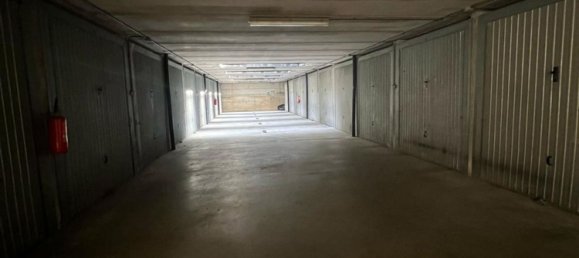 35m² Garage in Turin, Italy No. 284726 3