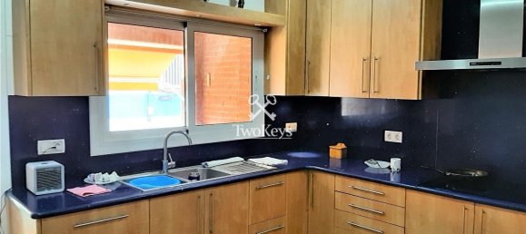 4 bedrooms House in El Masnou, Spain No. 1793 10