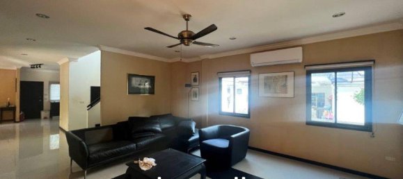 3 Schlafzimmer Villa in Hua Hin, Thailand, Nr. 26446 2