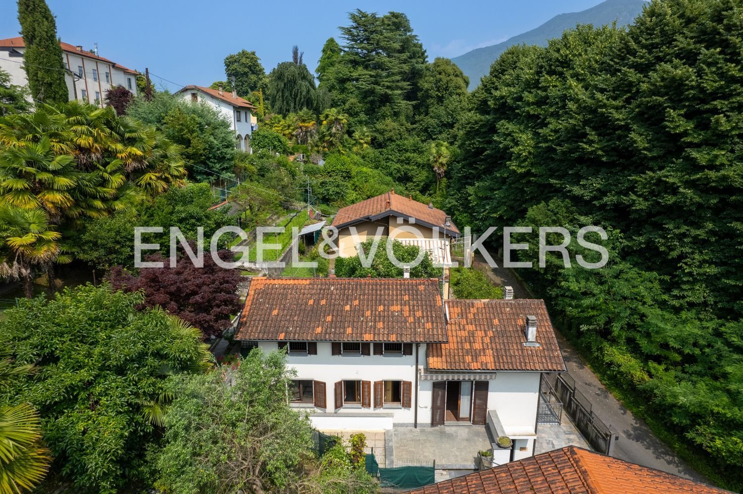 6 rooms House in Castelveccana, Italy No. 132373