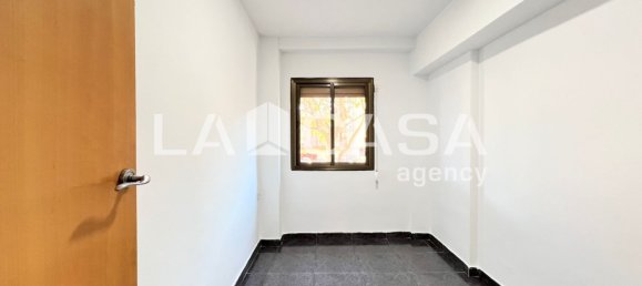 3 bedrooms Apartment in Badalona, Spain No. 173061 2