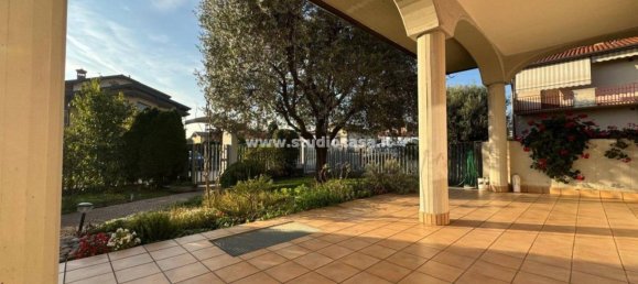 3 bedrooms Villa in Sotto il Monte Giovanni XXIII, Italy No. 295963 39