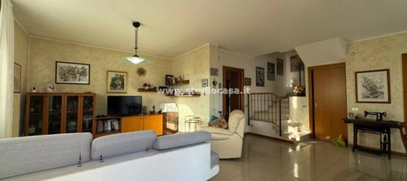 3 bedrooms Villa in Sotto il Monte Giovanni XXIII, Italy No. 295963 8