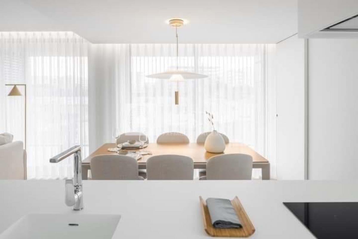 Apartamento de 3 dormitorios en Porto, Portugal No. 4125