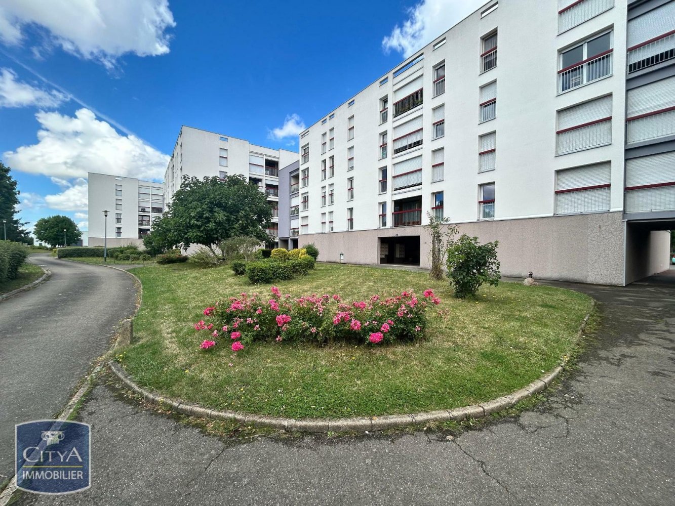 2 bedrooms Apartment in Chartres, France No. 240869