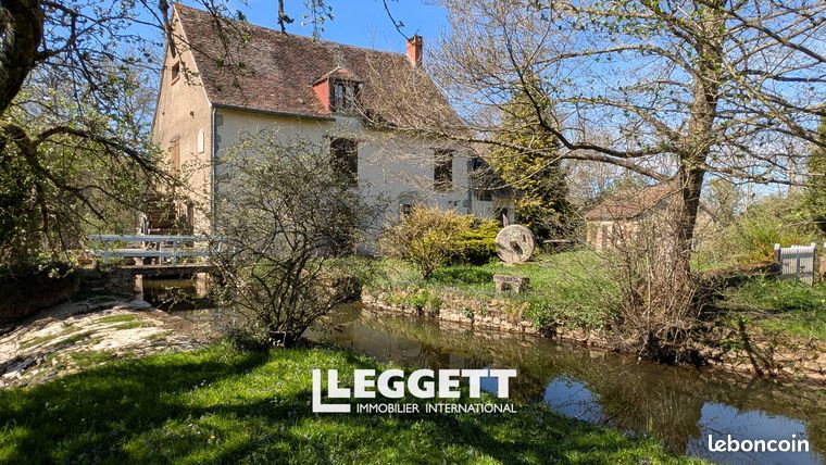 5 bedrooms House in Montgivray, France No. 302816