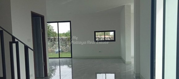 4 bedrooms Cafe / restaurant in Pattaya, Thailand No. 24983 10