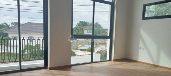 4 bedrooms Cafe / restaurant in Pattaya, Thailand No. 24983 18