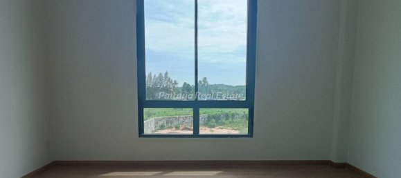 Casa de 4 dormitorios en Bang Lamung, Thailand No. 24983 17