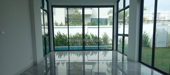 4 bedrooms Cafe / restaurant in Pattaya, Thailand No. 24983 6