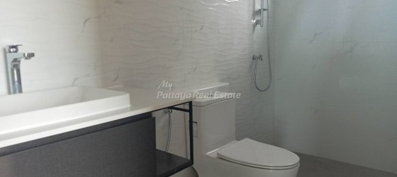 Casa de 4 dormitorios en Bang Lamung, Thailand No. 24983 18