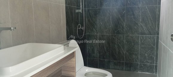 Casa de 4 dormitorios en Bang Lamung, Thailand No. 24983 6