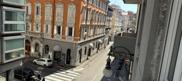 7 bedrooms Apartment in Trieste, Italy No. 363097 3