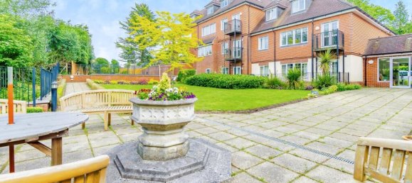 2 bedrooms Apartment in South Croydon, United Kingdom No. 8121 8