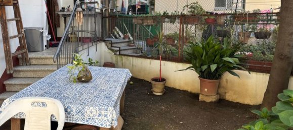 4 rooms Apartment in Florence, Italy No. 289680 2