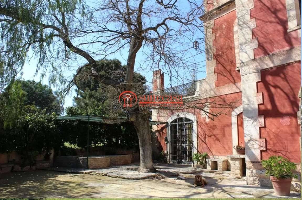 5 chambres Villa à Trani, Italy No. 259343