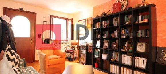 3 rooms House in Spresiano, Italy No. 104500 10