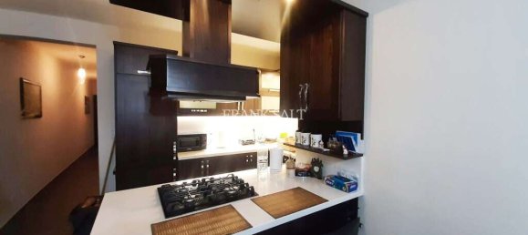 Apartamento de 3 dormitorios en Gharb, Malta No. 695 5