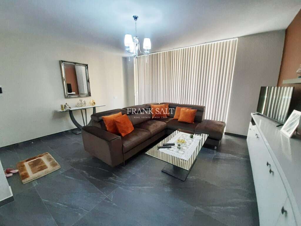 Apartamento de 3 dormitorios en Gharb, Malta No. 695