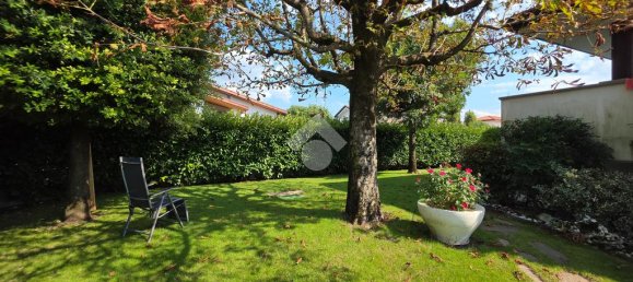 3 bedrooms Villa in Cadoneghe, Italy No. 377648 5