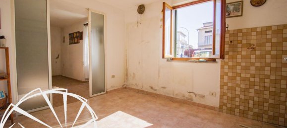 Дом с 5 комнатами в Альяна, Италия № 37597 12